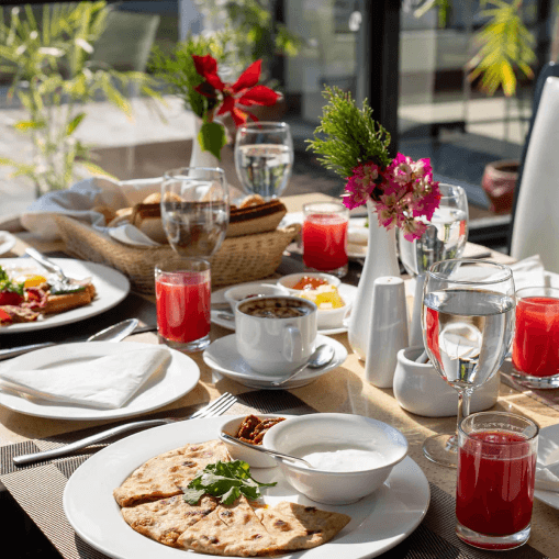 dinner-table-flowers